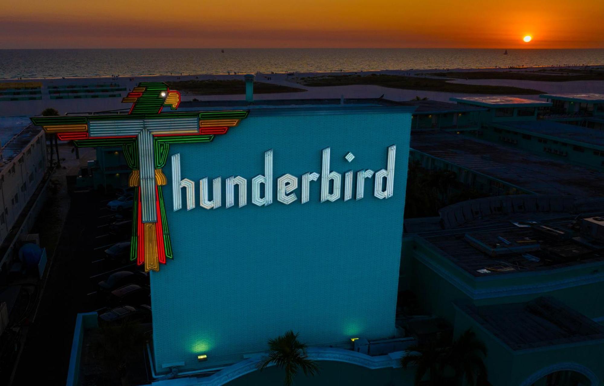 Thunderbird Beach Resort Treasure Island Exteriér fotografie